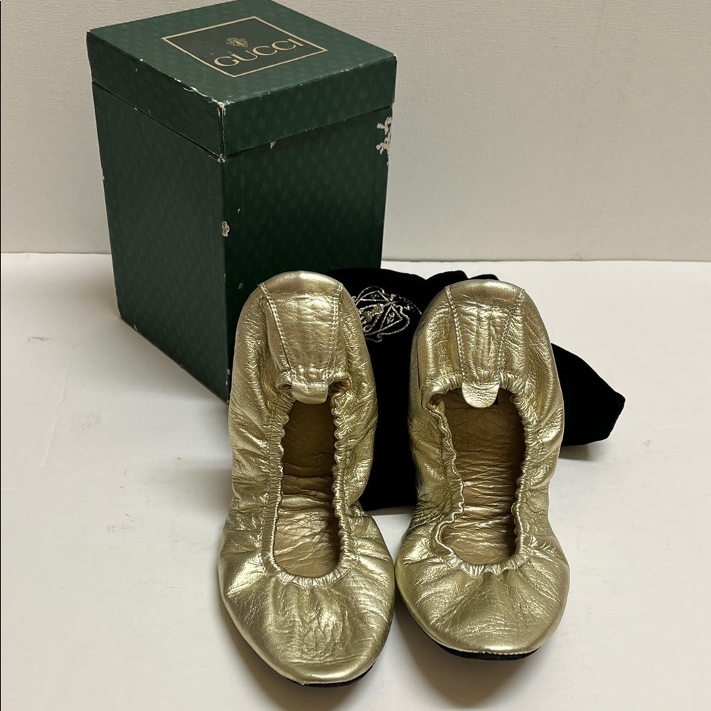 RARE Gucci Gold calfskin metallic Flats